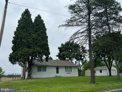 1471 Old Bernville Rd, Leesport, PA 19533