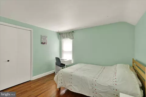 Bedroom - 17 E Park Rd, Reading, PA 19609 photo 3 of 4