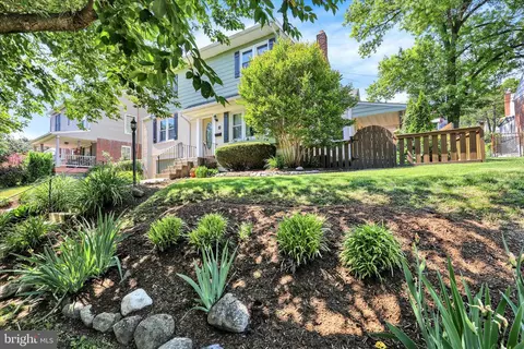 Exterior - 17 E Park Rd, Reading, PA 19609 photo 3 of 6