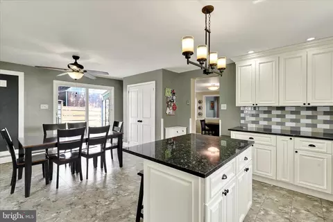 Kitchen - 17 E Park Rd, Reading, PA 19609 photo 4 of 4