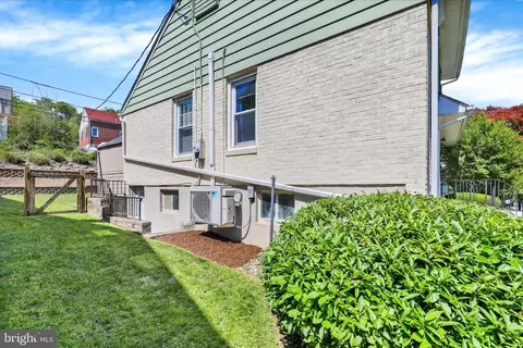 Exterior - 17 E Park Rd, Reading, PA 19609 photo 6 of 6