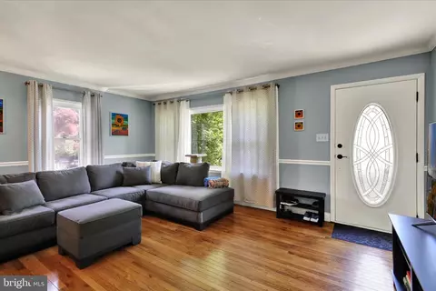 Entry Way - 17 E Park Rd, Reading, PA 19609 photo 1 of 1