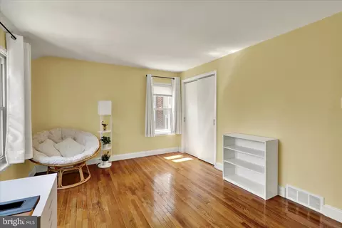 Bedroom - 17 E Park Rd, Reading, PA 19609 photo 1 of 4