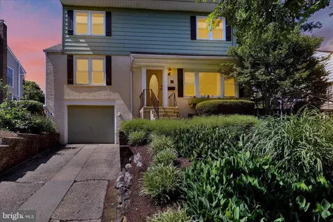 Exterior - 17 E Park Rd, Reading, PA 19609 photo 2 of 6