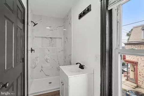 Bath - 1231 Oley St, Reading, PA 19604 photo 1 of 1
