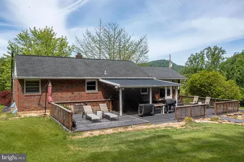 Exterior - 121 Bran Rd, Sinking Spring, PA 19608 photo 5 of 11