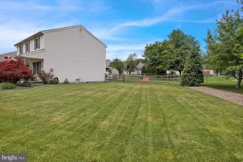 Exterior - 405 S Sandy Ln, Reading, PA 19608 photo 2 of 5