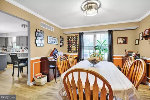 Dining - 405 S Sandy Ln, Reading, PA 19608 photo 2 of 3