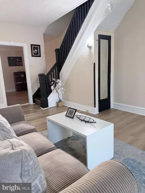 42 Maple St, Reading, PA 19602 photo 3