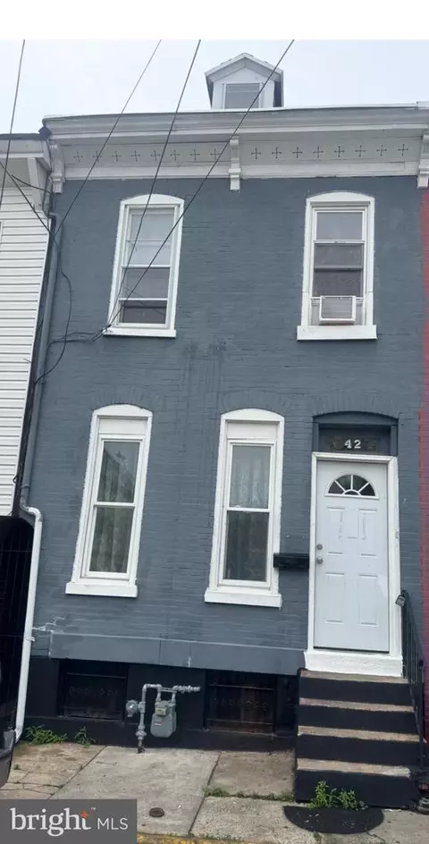 42 Maple St, Reading, PA 19602