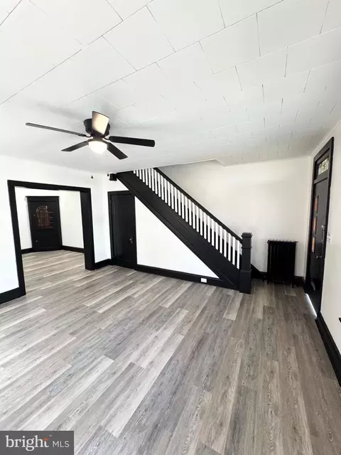 Living - 132 Bern St, Reading, PA 19601 photo 1 of 3