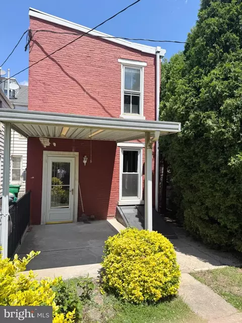 Exterior - 132 Bern St, Reading, PA 19601 photo 3 of 4
