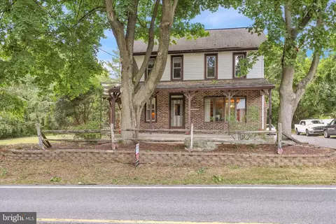 1539 Fairview Dr, Leesport, PA 19533