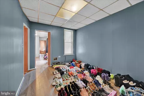 Entry Way - 936 N Pike St, Reading, PA 19604 photo 9 of 12