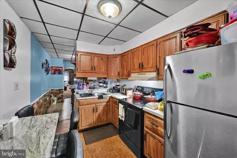 Entry Way - 936 N Pike St, Reading, PA 19604 photo 8 of 12