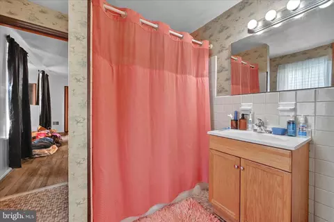 Entry Way - 936 N Pike St, Reading, PA 19604 photo 12 of 12