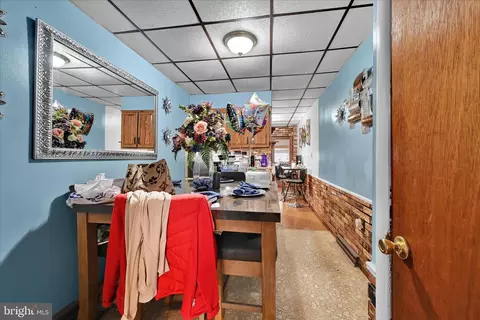 Entry Way - 936 N Pike St, Reading, PA 19604 photo 6 of 12