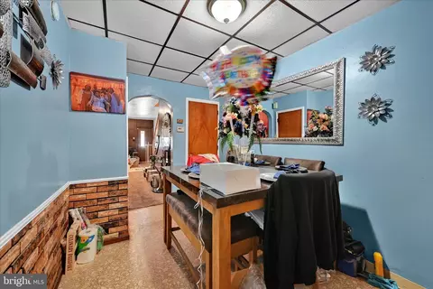 Entry Way - 936 N Pike St, Reading, PA 19604 photo 7 of 12