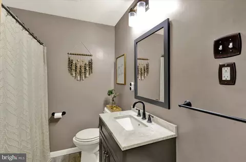 Bath - 325 Faust Rd, Reading, PA 19608 photo 1 of 6