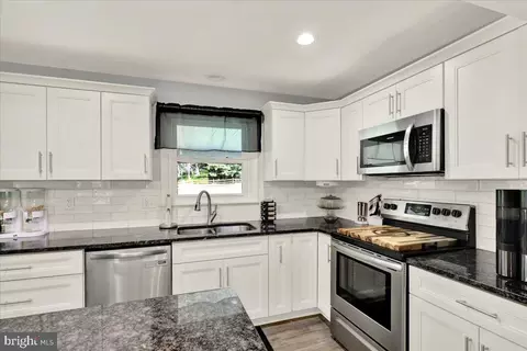 Kitchen - 325 Faust Rd, Reading, PA 19608 photo 2 of 4