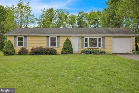 1068 Stouchsburg Rd, Richland, PA 17087