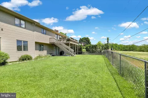 Exterior - 1620 Commonwealth Blvd, Reading, PA 19607 photo 7 of 10