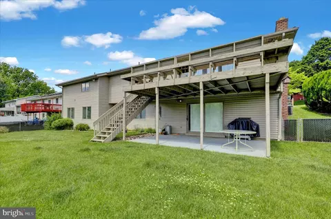 Exterior - 1620 Commonwealth Blvd, Reading, PA 19607 photo 6 of 10