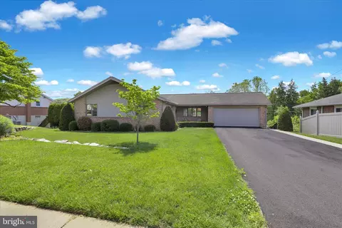 Exterior - 1620 Commonwealth Blvd, Reading, PA 19607 photo 2 of 10