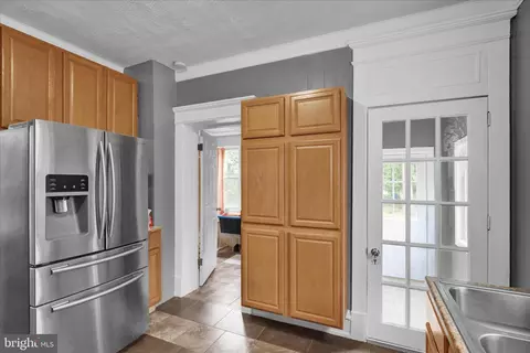 Entry Way - 12 Intervilla Ave, Reading, PA 19609 photo 5 of 6