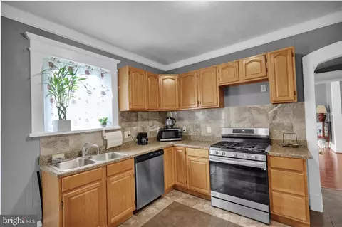 Kitchen - 12 Intervilla Ave, Reading, PA 19609 photo 2 of 2