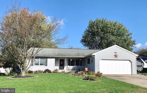 527 Hamsher Ave, Topton, PA 19562