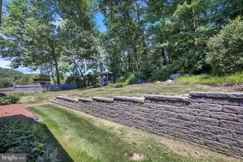 Exterior - 313 Parkview Rd, Reading, PA 19606 photo 6 of 12