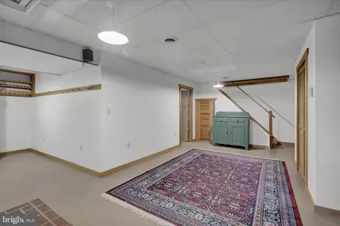 Entry Way - 313 Parkview Rd, Reading, PA 19606 photo 4 of 4