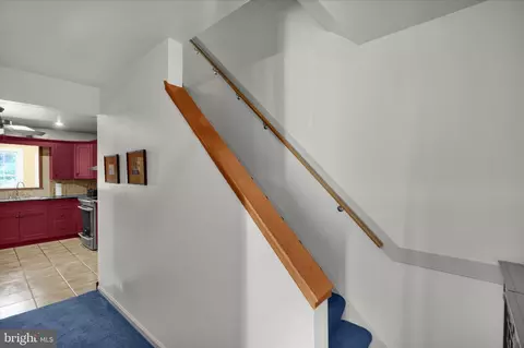 Entry Way - 313 Parkview Rd, Reading, PA 19606 photo 3 of 4