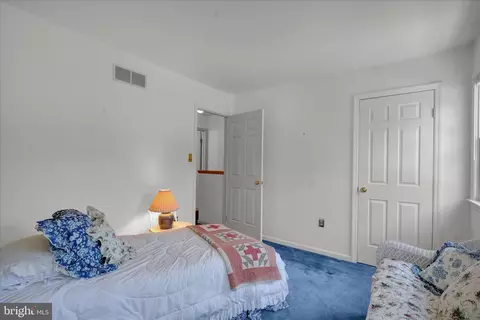 Bedroom - 313 Parkview Rd, Reading, PA 19606 photo 5 of 9