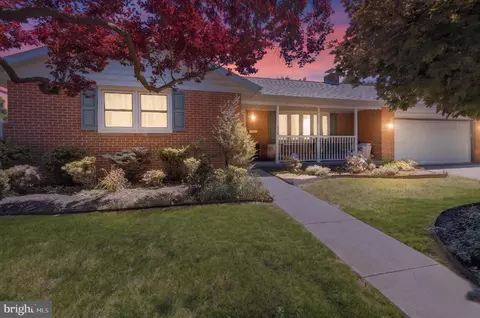 1505 Cromwell Dr, Wyomissing, PA 19610