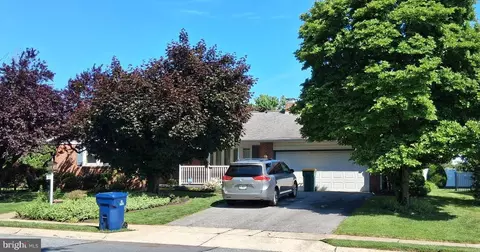 1505 Cromwell Dr, Wyomissing, PA 19610