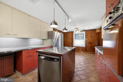 Kitchen - 1427 Lacrosse Ave, Reading, PA 19607 photo 4 of 4