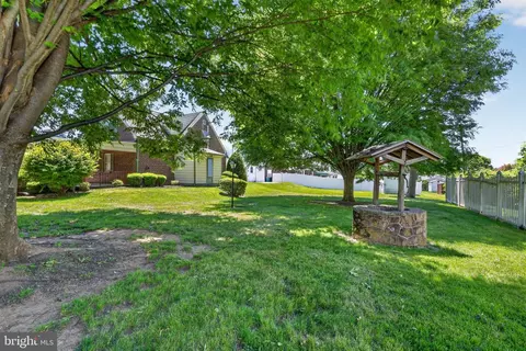Exterior - 1427 Lacrosse Ave, Reading, PA 19607 photo 3 of 5
