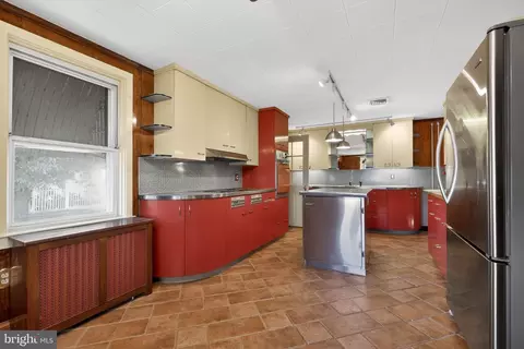 Kitchen - 1427 Lacrosse Ave, Reading, PA 19607 photo 3 of 4