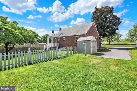 Exterior - 418 Egle Rd, Reading, PA 19601 photo 3 of 5