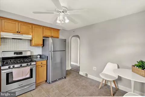 Kitchen - 418 Egle Rd, Reading, PA 19601 photo 2 of 3