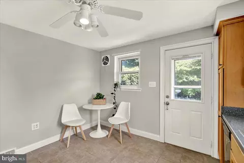 Entry Way - 418 Egle Rd, Reading, PA 19601 photo 4 of 4