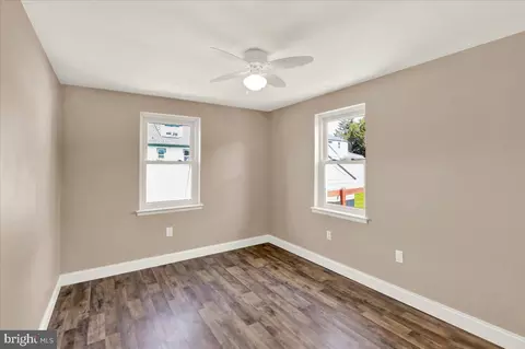 Bedroom - 418 Egle Rd, Reading, PA 19601 photo 3 of 5