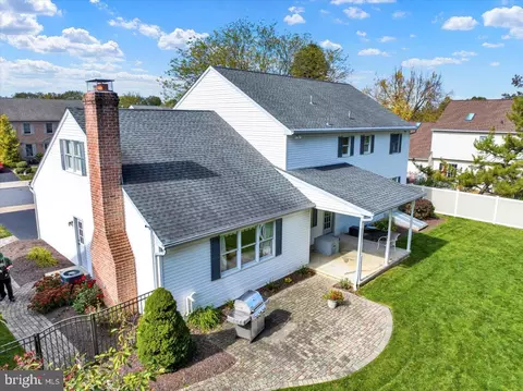 View/Area - 512 Thomas Pl, Reading, PA 19608 photo 3 of 6