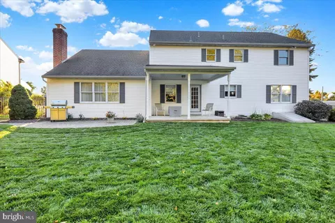 Exterior - 512 Thomas Pl, Reading, PA 19608 photo 3 of 7