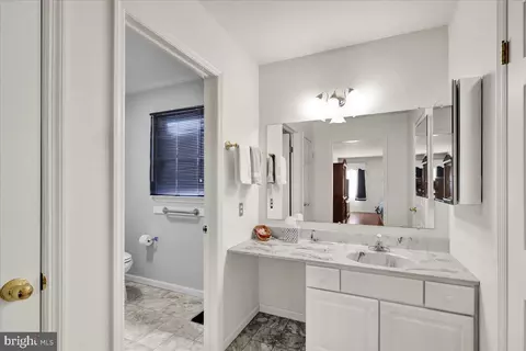 Bath - 512 Thomas Pl, Reading, PA 19608 photo 1 of 4