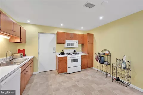 Kitchen - 1375 Pershing Blvd #608, Reading, PA 19607 photo 1 of 4