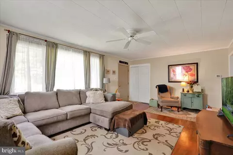 Living - 307 Summit Ave, Reading, PA 19607 photo 1 of 1