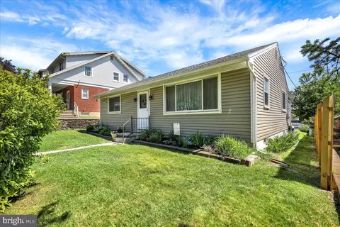 Exterior - 307 Summit Ave, Reading, PA 19607 photo 2 of 6